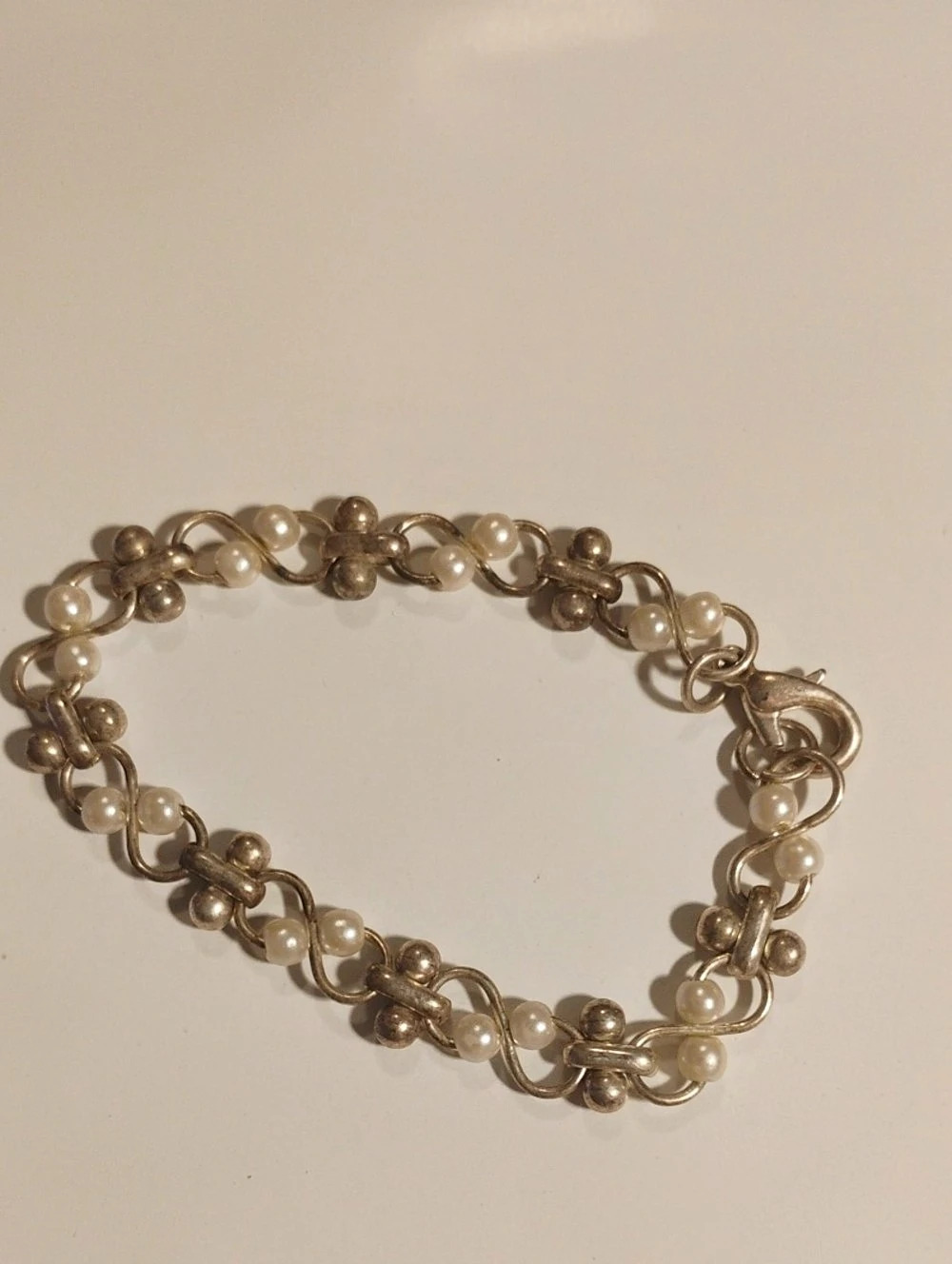 Pearl Like Link Bracelet in Silver & White
